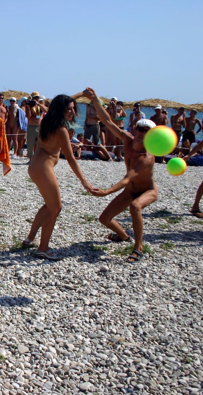 Beach Rope Pull Fighting – A Celebration of Purenudism and Images in Nature’s Playground